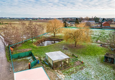 Parcelle de terrain d'env. 6217m² avec partie constructible.
Dispose d'un hangar d'env. 130m² et d'un point d'eau.
Située en retrait de la rue,...