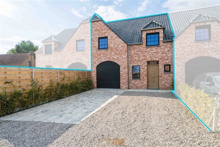 Charmante maison neuve avec garage et parking privé 2 voitures idéalement située dans une rue calme. Hall d'entrée, WC indépendant, bel espace de...