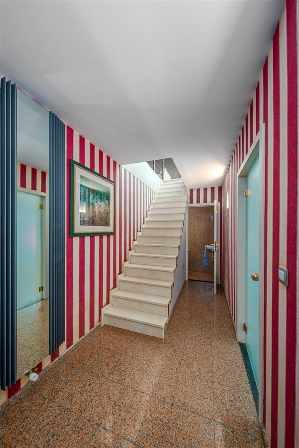 Recente woning met zuidgerichte tuin en oprit in Temse.