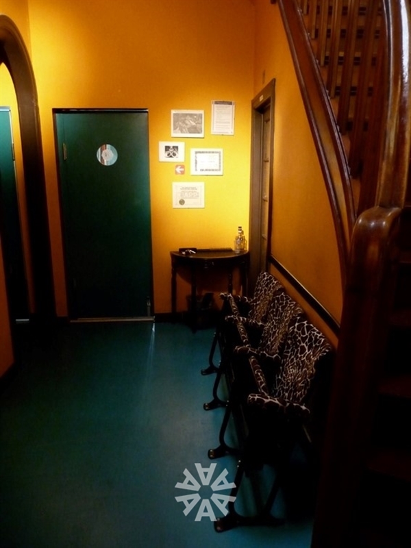 Handelspand met woonst te koop op toplocatie nabij Veldstraat te Gent