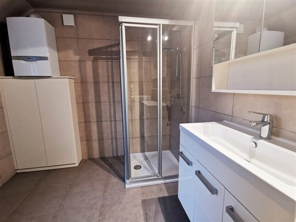 Woning met 2 slpk en leuke tuin te huur in Destelbergen