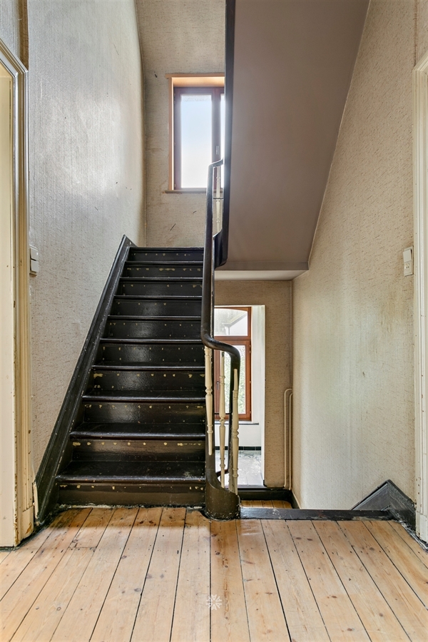 Authentieke burgerwoning te koop in Sint-Amandsberg