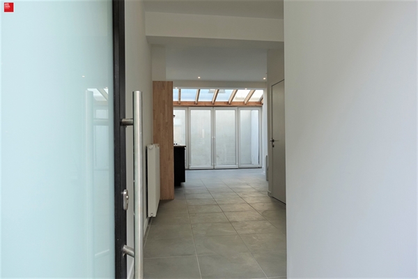 Gerenoveerde rijwoning met koer te huur in Gent