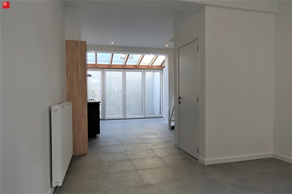 Gerenoveerde rijwoning met koer te huur in Gent
