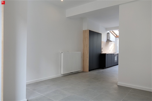 Gerenoveerde rijwoning met koer te huur in Gent