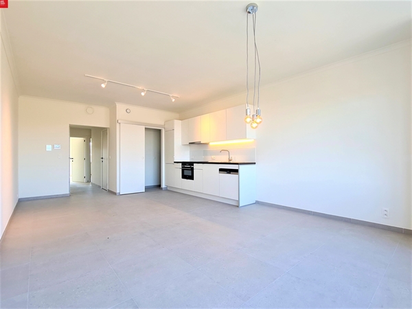 Gerenoveerd twee slaapkamer appartement te huur in Sint-Niklaas