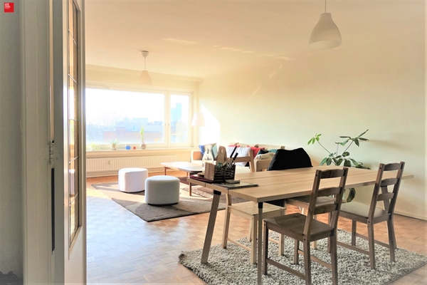 Lichtrijk appartement met parkeerplaats nabij Sint-Pietersstation te huur in Gent