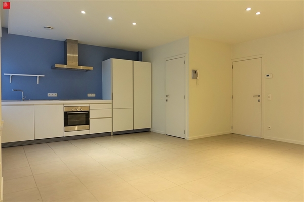 Twee slaapkamer appartement nabij Sint-Pietersstation te huur in Gent