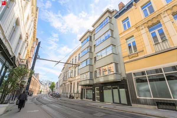 Gerenoveerd appartement op centrale locatie te huur in Gent