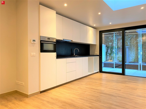 Gelijkvloers appartement met koer te huur in centrum Gent