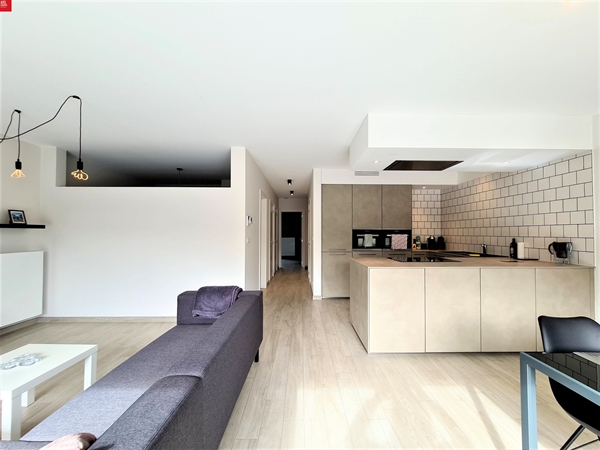 Knap gelijkvloers appartement met groot terras te huur in het centrum van Elversele