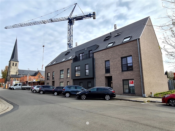 Knap gelijkvloers appartement met groot terras te huur in het centrum van Elversele