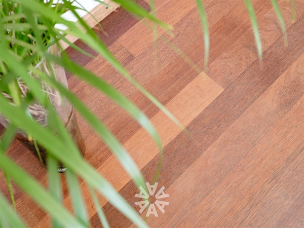 Instapklare villa met zuid georiënteerde tuin en zwembad te koop in De Pinte!