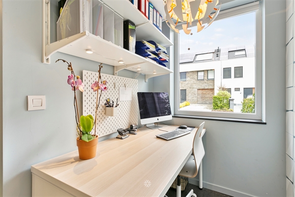 Recent gebouwde woning met 4 slpk te koop in Sint-Amandsberg