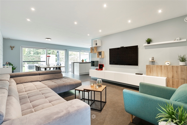 Recent gebouwde woning met 4 slpk te koop in Sint-Amandsberg