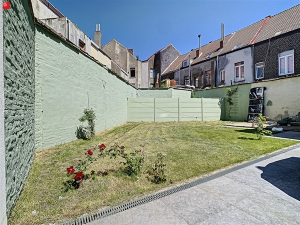 Ruime woning met uitzonderlijk grote stadstuin te huur in Gent