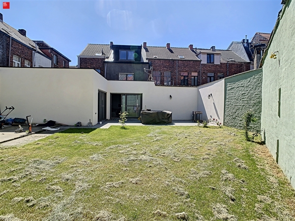 Ruime woning met uitzonderlijk grote stadstuin te huur in Gent