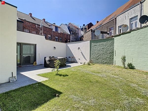 Ruime woning met uitzonderlijk grote stadstuin te huur in Gent