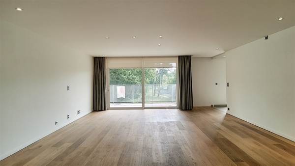 Appartement met 2 slpk en 2 terrassen te huur in het dorp van Destelbergen