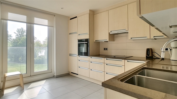 Appartement met 2 slpk en 2 terrassen te huur in het dorp van Destelbergen